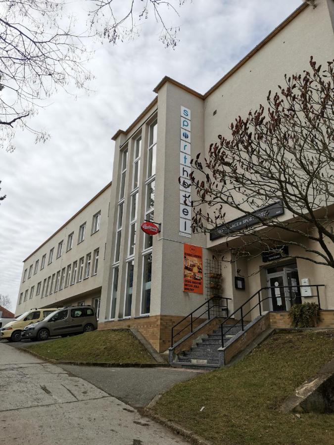 Sporthotel Milevsko Exteriör bild